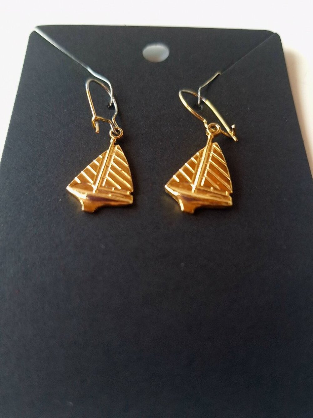 Vintage Gold Sailboat Earrings – Nautical Theme – Unknown Metal – 1990s Style